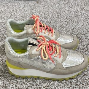 Womens Shu shop sneakers 9